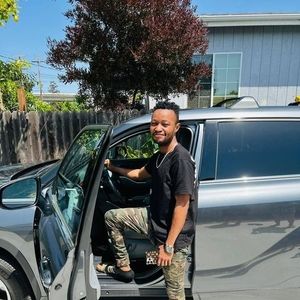 Meet your Posher, Chris samdenero